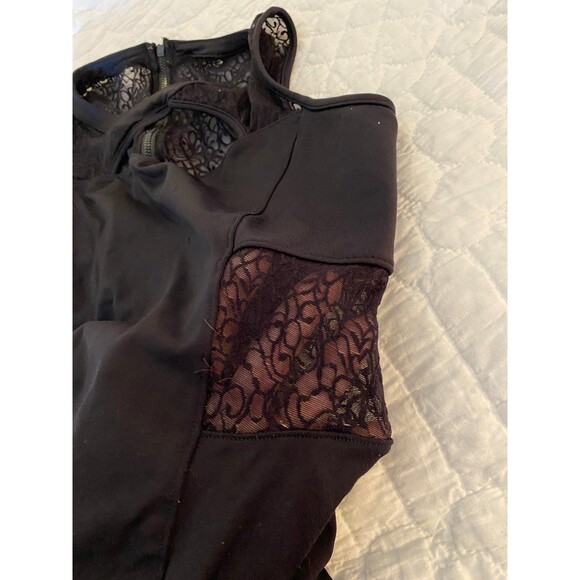 Womens Swimsuit One Piece  Size ?? Large Black w/zipper & Lace Inserts Pool - Picture 6 of 12